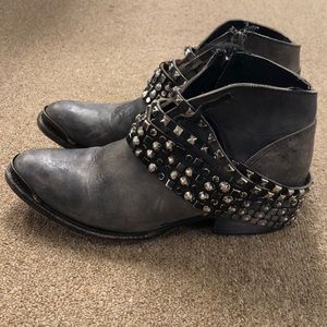 Freebird by Steven Mezcal low bootie